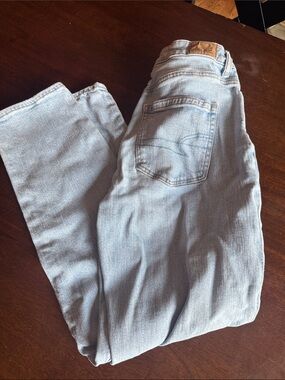 American Eagle Outfitters Light Blue Denim Women's Mom Jeans